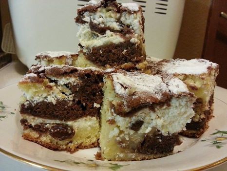 Habkönnyű kétszínű kavart pite citromos túrós-mazsol
