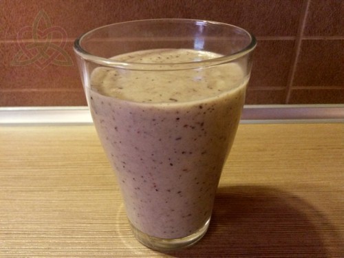 Áfonyás gyümölcsturmix (paleo)