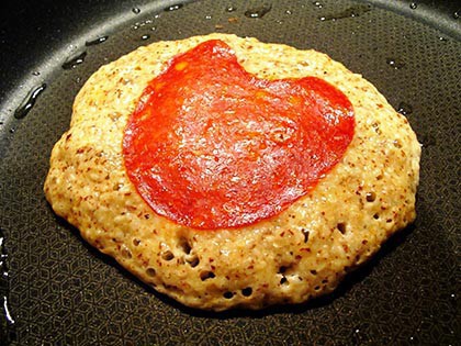 Szalámis pizzakorong 10 perc alatt