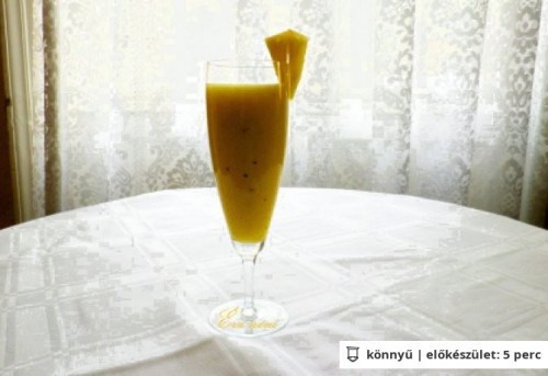 Mangó-ananász smoothie