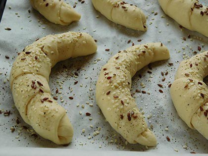 Fokhagymás kifli sajttal töltve