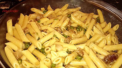 Zöldborsós-szalonnás-tejszínes penne