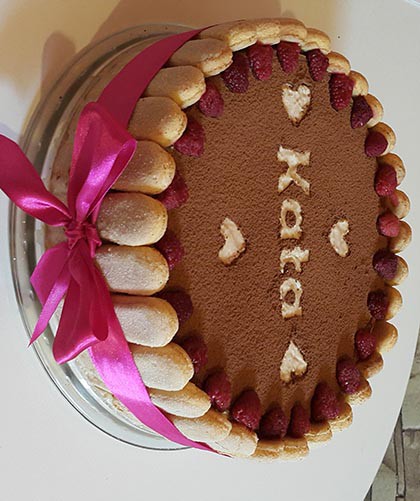 Málnás tiramisu torta
