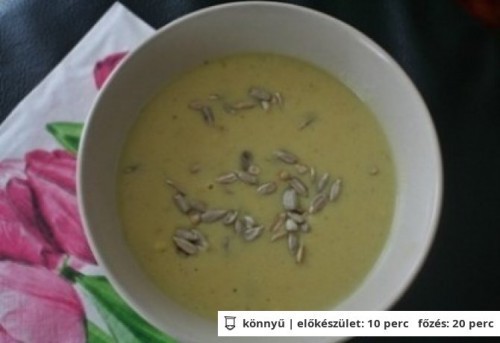 Fokhagymakrémleves curry-vel