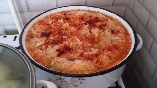 Vegyes húsokkal készült töltött káposzta