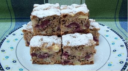 Almás – meggyes bögrés