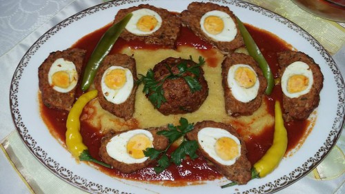Kukoricakásával  készült- vegyes tál