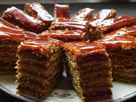 hamis Dobos