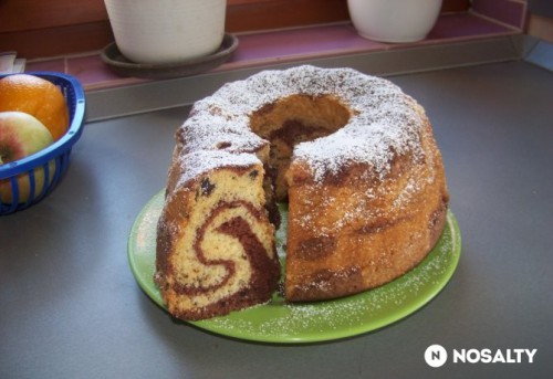 Csokidarabos kuglóf recept