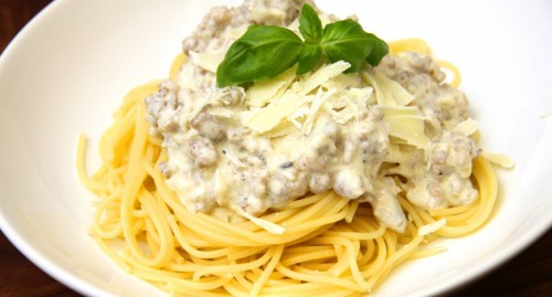 Krémsajtos-húsos spagetti