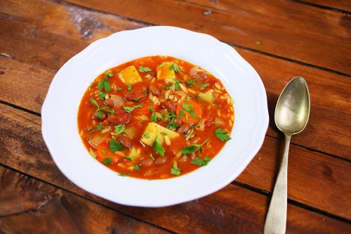 Kolbászos minestrone orzo tésztával