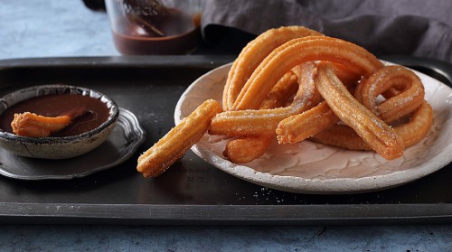 Spanyol ropogós fánk (churros)