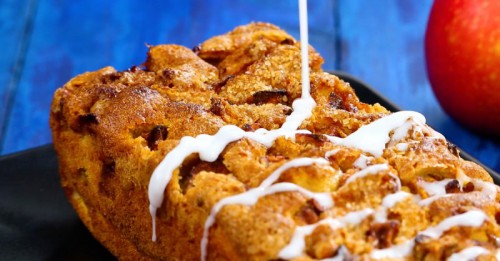 Almás pite almadarabokkal