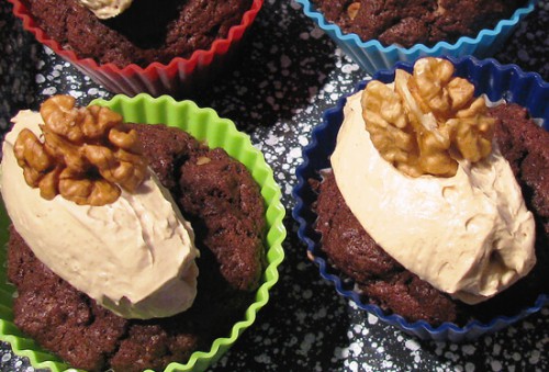 Kávéhabos csokis-diós muffin