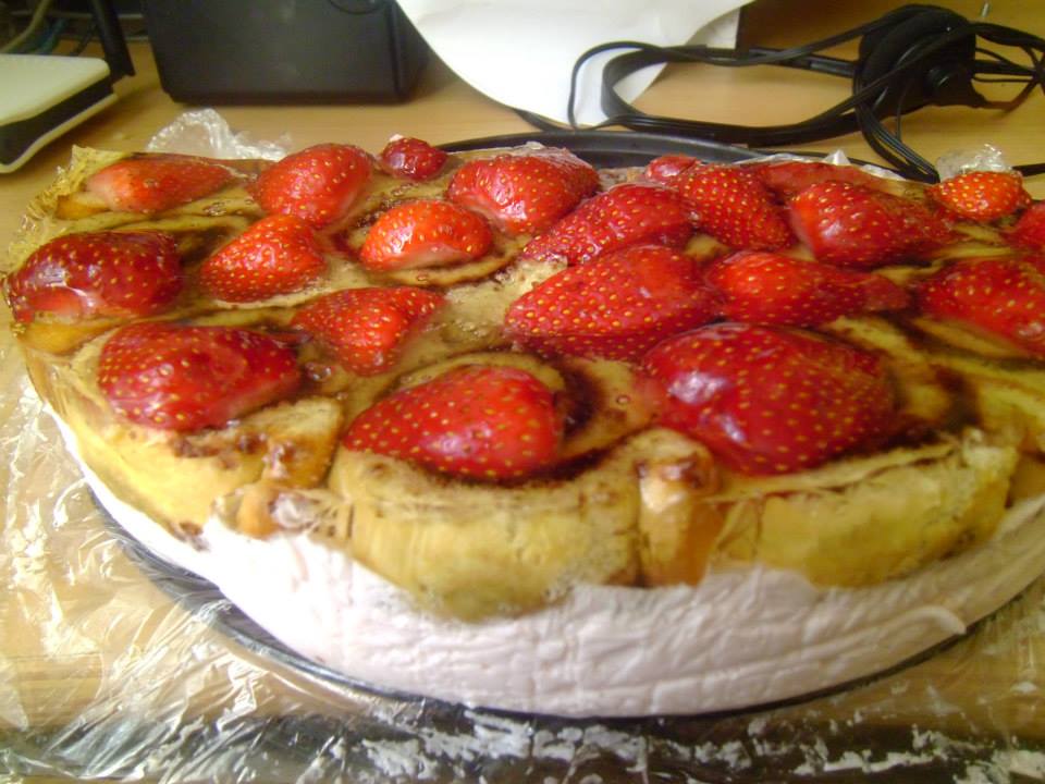 Joghurtos-eper torta