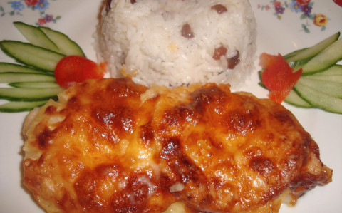 Pulykamell ananásszal és mazsolás rizzsel