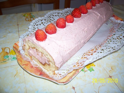 Epres piskotatekercs