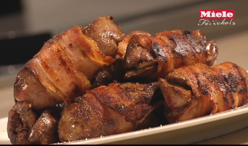 Csirkemáj baconbe tekerve