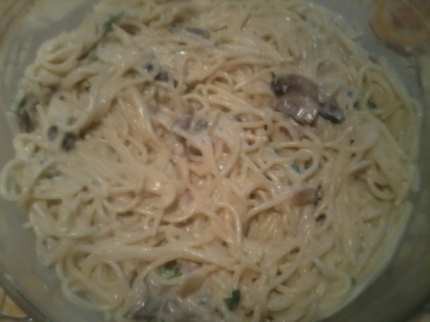 Gombás-szalonnás-sajtszószos spagetti