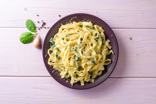 Sajtos, aszalt paradicsomos, parmezános tészta